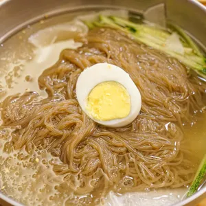 육쌈냉면 사진