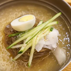 육쌈냉면 사진
