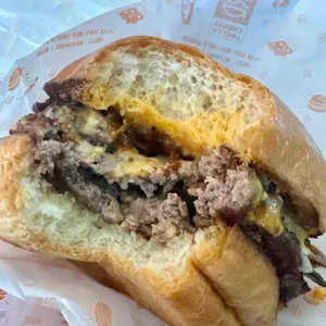 치즈앤패티 사진