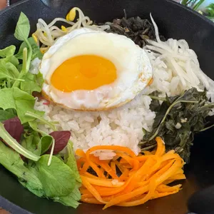 더 테이블 사진