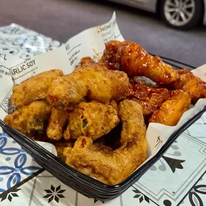 교촌치킨 사진