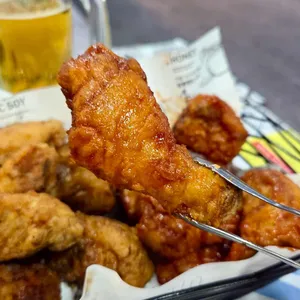 교촌치킨 사진