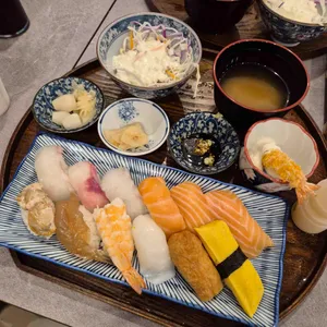 백초밥 사진