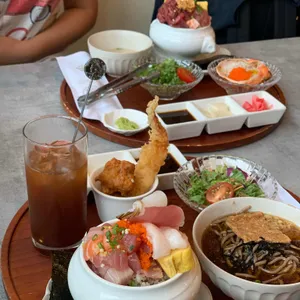 스시도쿠카미동 사진