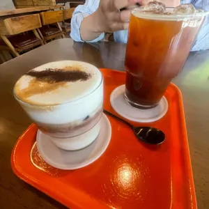 플러 커피 사진