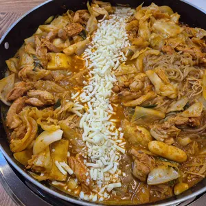 불타는춘천닭갈비 사진