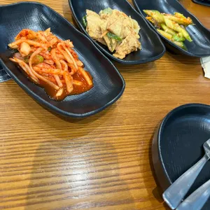 지리산흑돼지 깜돈 사진