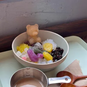 웨일 카페 사진