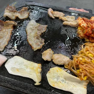 일석돌구이식당 사진