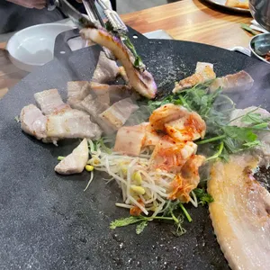 흑돼지도담그리들삼겹살 사진