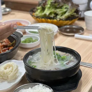 꽃돼지국밥 사진