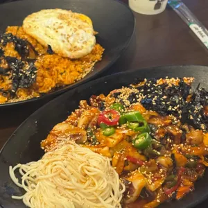 육전과 막걸리가 맛있는 달 사진