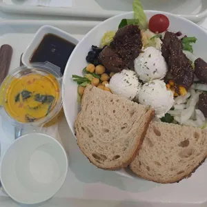 리샐러드 사진