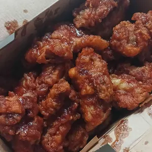 교촌치킨 사진