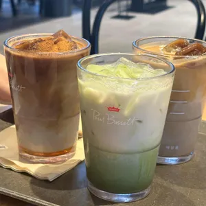 폴바셋 사진