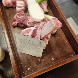 육향정 사진