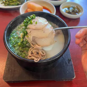 엄용백 돼지국밥 사진