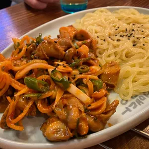 얼맥당 사진
