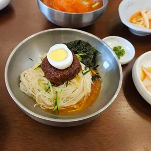 죽여주는동치미국수 사진
