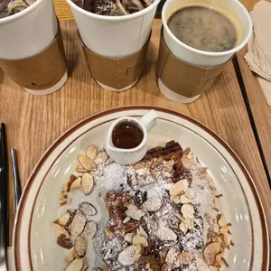 카페 포즈 사진
