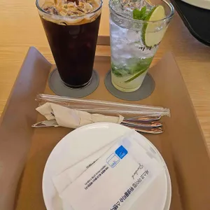 카페, 기와 사진