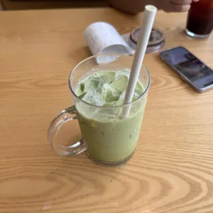 기차가 있는 풍경 사진