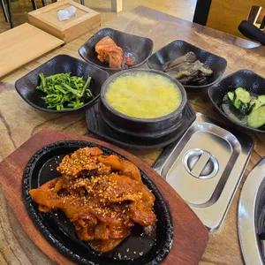 대월 사진