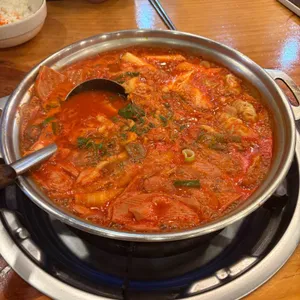 장독대 김치찌개 사진