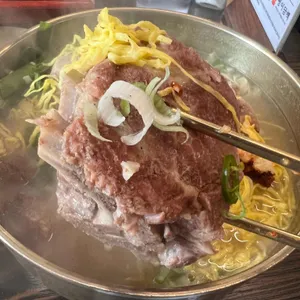 평이담백뼈칼국수 사진