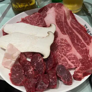 꾸석지돌판한우 사진