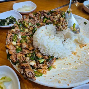 강릉엄지네꼬막집 사진