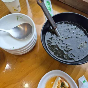 강릉엄지네꼬막집 사진