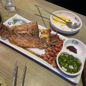 붐비어 사진