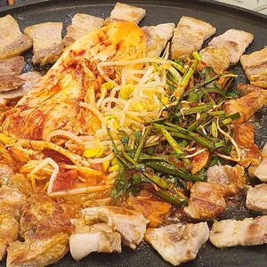 부추통김치삼겹살 사진