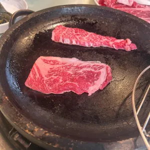 꾸석지돌판한우 사진