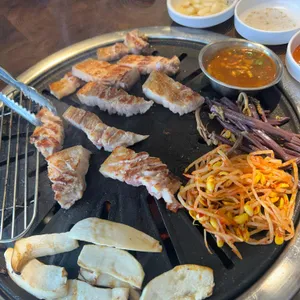 육팡삼겹살 사진