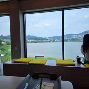 에메랄드그린 사진 2