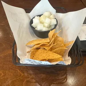 교촌치킨 사진