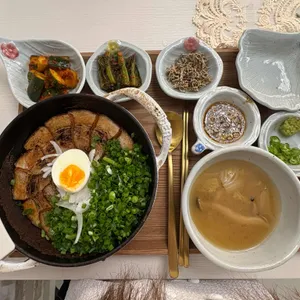 곰돌이솥덮밥 사진