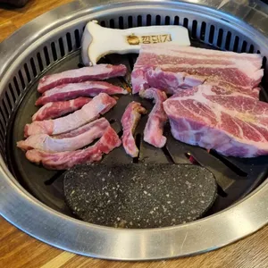 깡돼지 사진