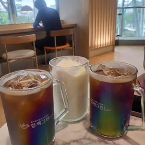 함께그린카페 사진 1