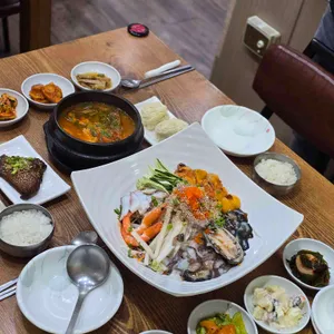 사량도자연산횟집 사진