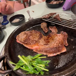 꾸석지돌판한우 사진