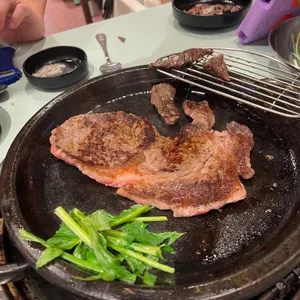 꾸석지돌판한우 사진