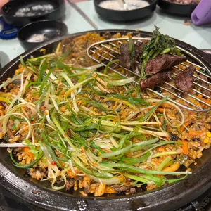 꾸석지돌판한우 사진