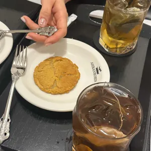 아란로빈 사진