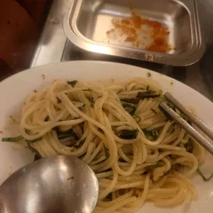 초연 사진
