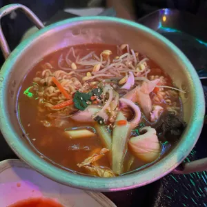 찡어찡어 사진