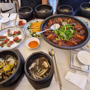 동인정 사진