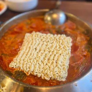 부대찌개대사관 사진